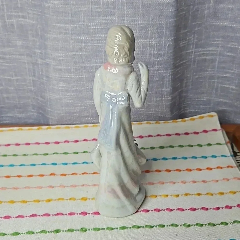 VINTAGE FIGURINE